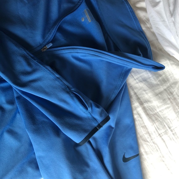 Nike Women’s Pullover - Picture 3 of 3